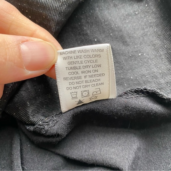 MADISON + HUDSON Gold Metallic Sequin Imitation Sleeveless Top Black Back Size M - Picture 4 of 8